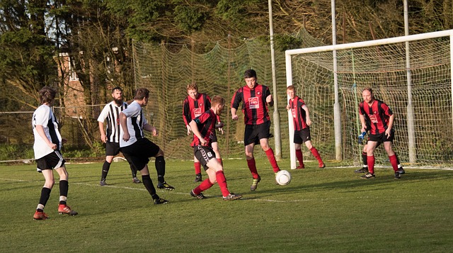 梅开二度！沦为替补的苏亚仍努力 连续8季进球上双.