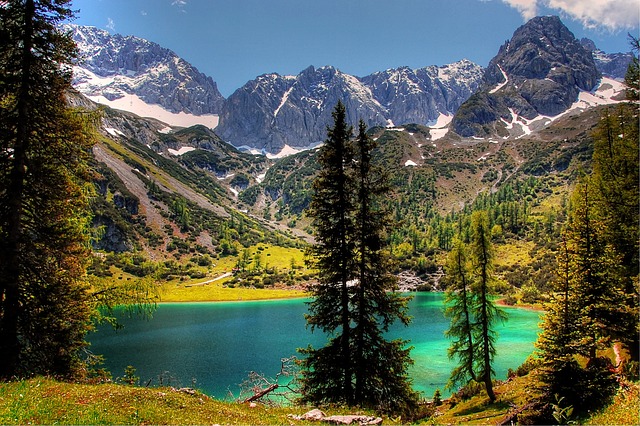 20／21賽季歐冠1／8決賽次回合巴黎聖日耳曼1-1巴塞羅那 梅西世界波姆巴佩點球破門.